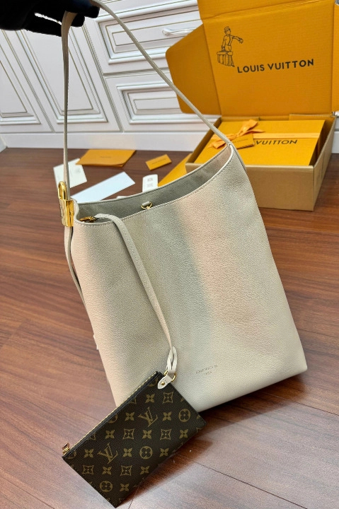 Louis Vuitton Low Key Hobo MM M25022